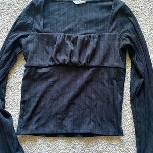 Black ribbed long sleeve crop top